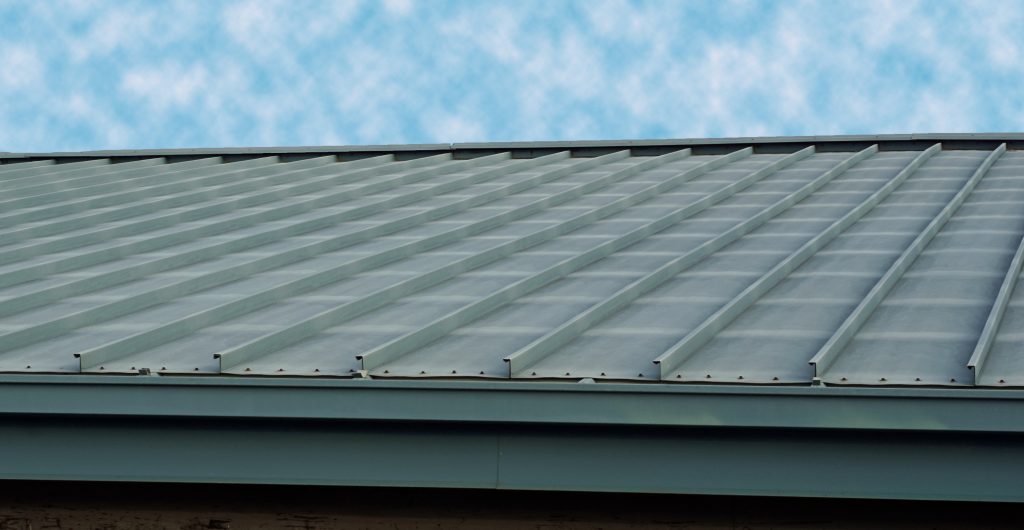 Is steel good for roofing? What are the disadvantages of metal roofing?