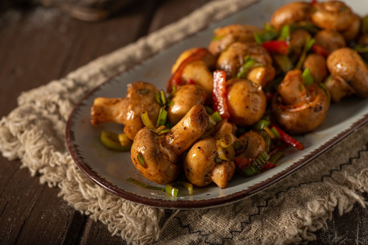 sauté mushrooms with garlic