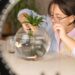 girl-blogger-shows-how-to-properly-change-the-wate-2025-02-10-14-40-35-utc (1)