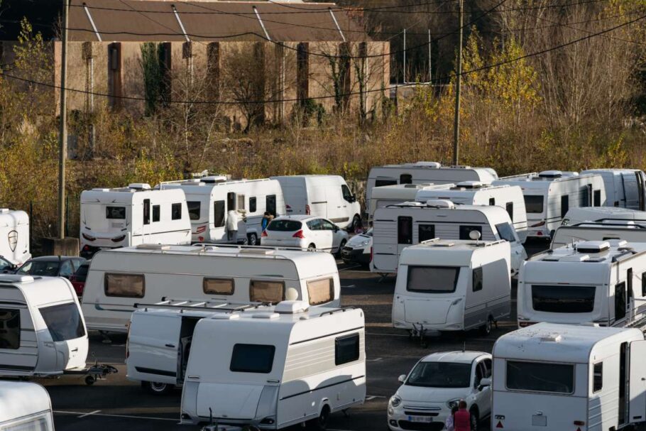 Caravan park with white cars in Bordeaux.